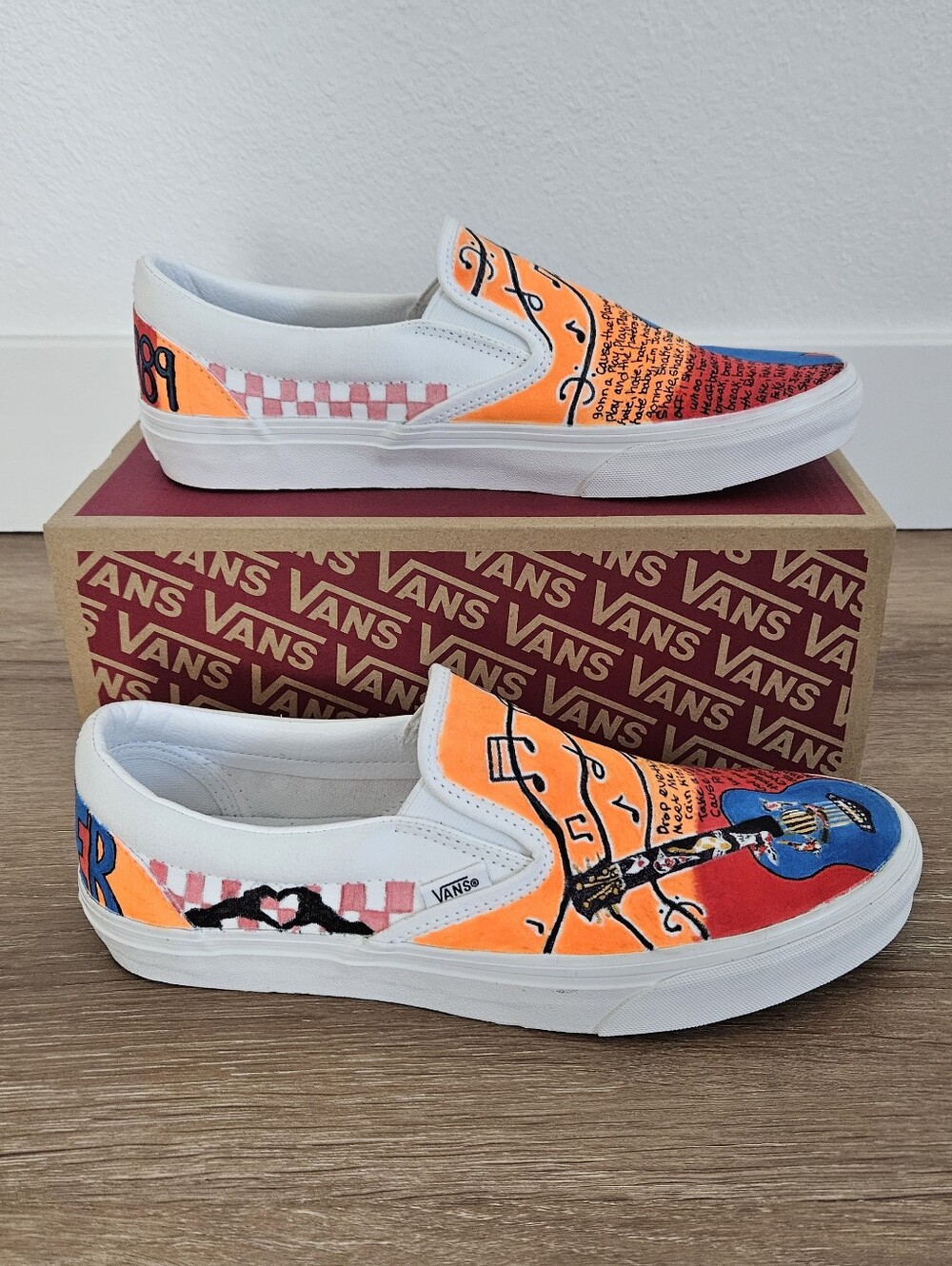Taylor Swift Hand Crafted Shoes Men's Size 9 - Picture 6 of 11